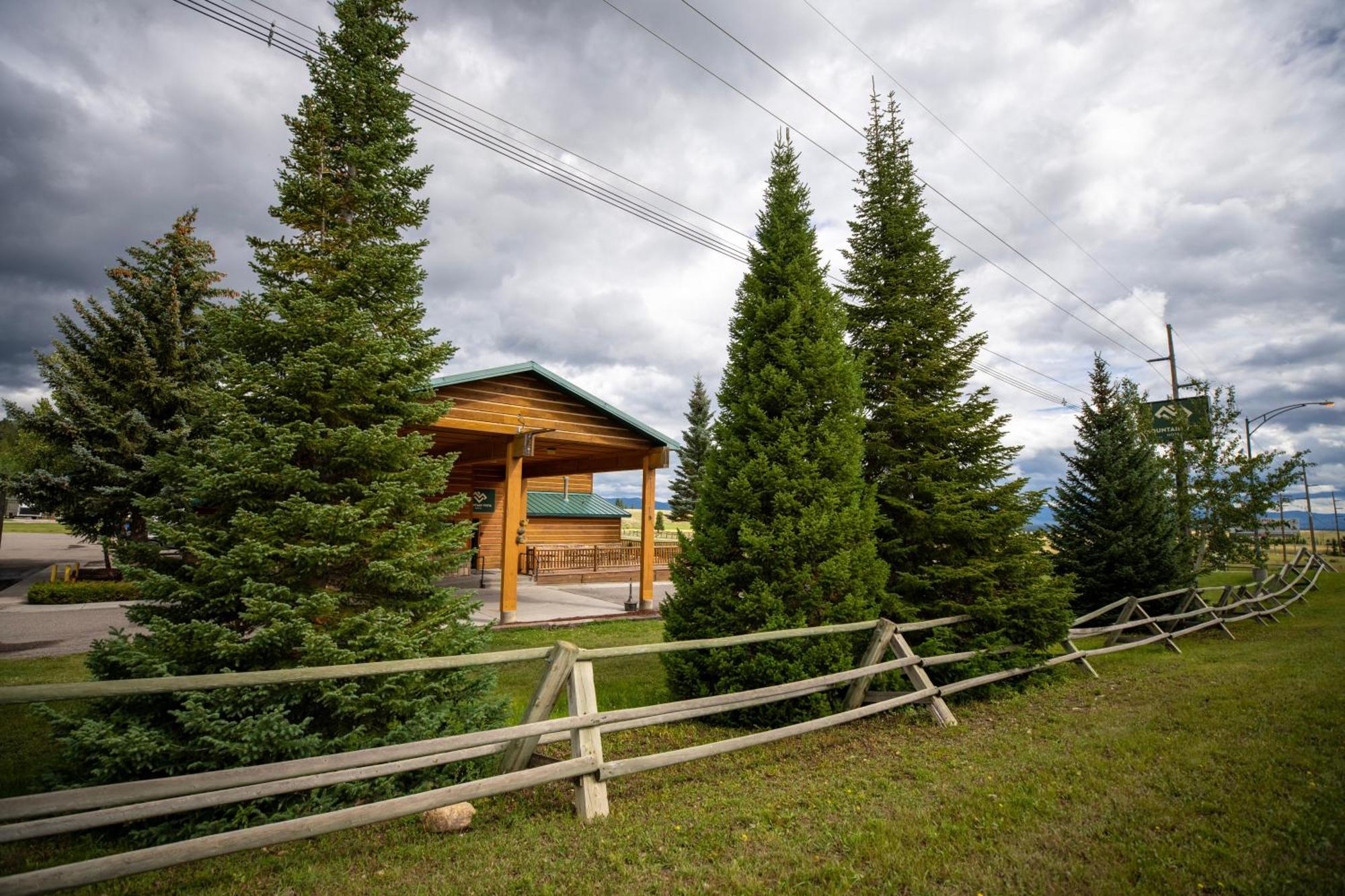Mountain Vista Hotel West Yellowstone Exterior foto